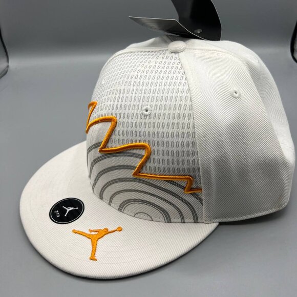 Air‎ Jordan Hat Men 7 7/8 White AF1 Jumpman Fitted Cap New - Picture 3 of 8